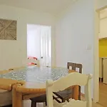 Local! Maria Typical Home, Near Flea Market דירה