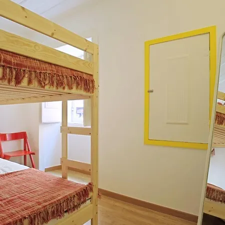 Local! Maria Typical Home, Near Flea Market * Lisboa