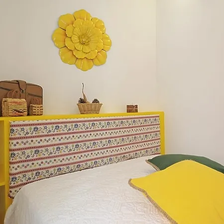 Local! Maria Typical Home, Near Flea Market