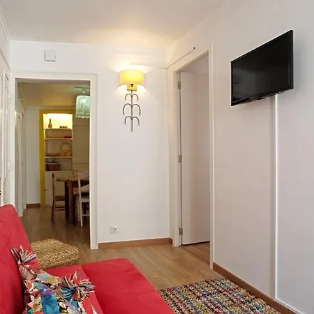 Local! Maria Typical Home, Near Flea Market * Lisboa