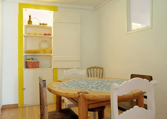 Local! Maria Typical Home, Near Flea Market