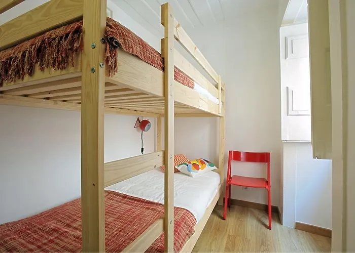 Local! Maria Typical Home, Near Flea Market *