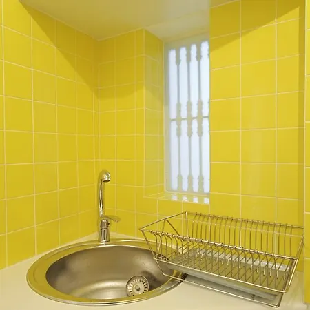 Local! Maria Typical Home, Near Flea Market