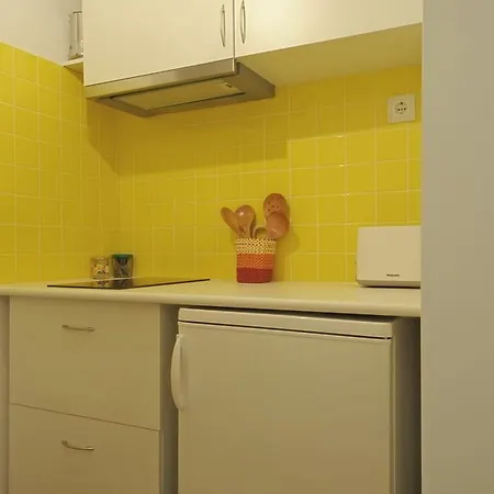 Apartment Local! Maria Typical Home, Near Flea Market